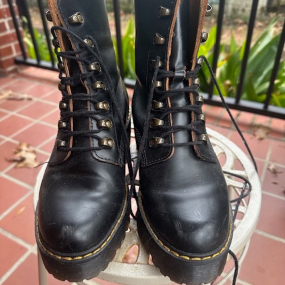 Doc Martens Original  Women's Size 7 - Picture 3 of 4